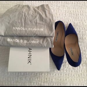 Manolo Blahnik Blue Suede Pumps Heels 38.5